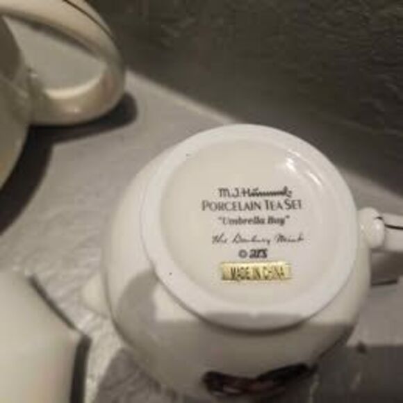 Hummel Tea Pot Set In original box Stormy Weather Umbrella Boy and Girl - Picture 9 of 10